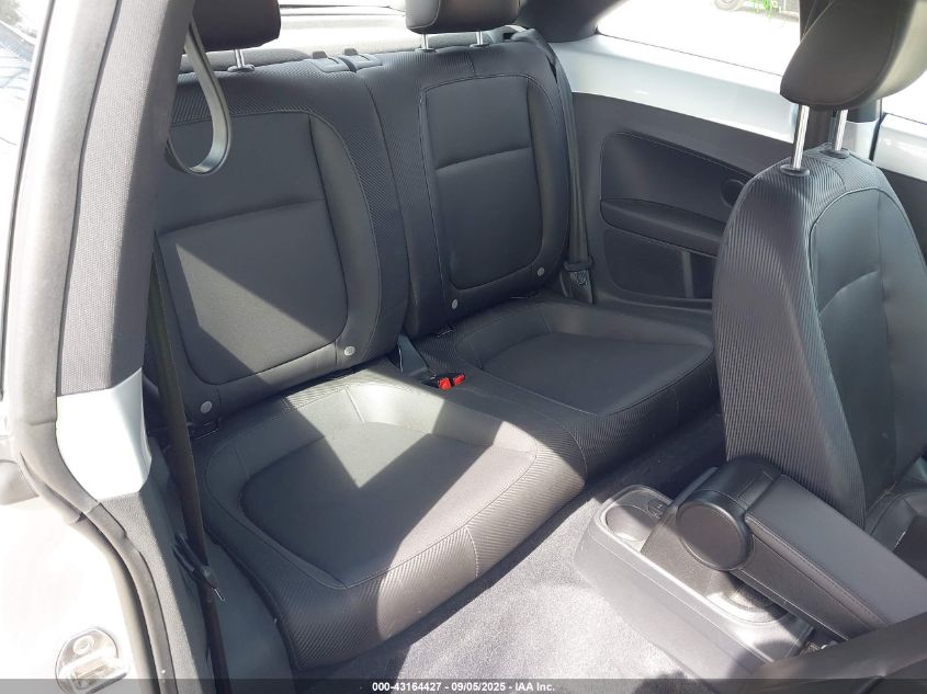 2012 Volkswagen Beetle 2.5L VIN: 3VWJP7AT4CM603646 Lot: 43164427