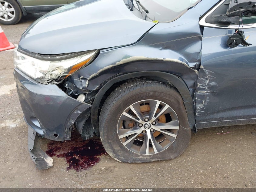 2018 TOYOTA HIGHLANDER LE/LE PLUS - 5TDBZRFH3JS878598