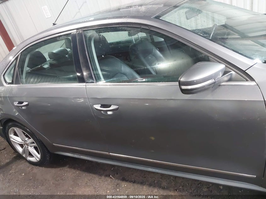 2015 VOLKSWAGEN PASSAT SE - 1VWBT7A3XFC076153