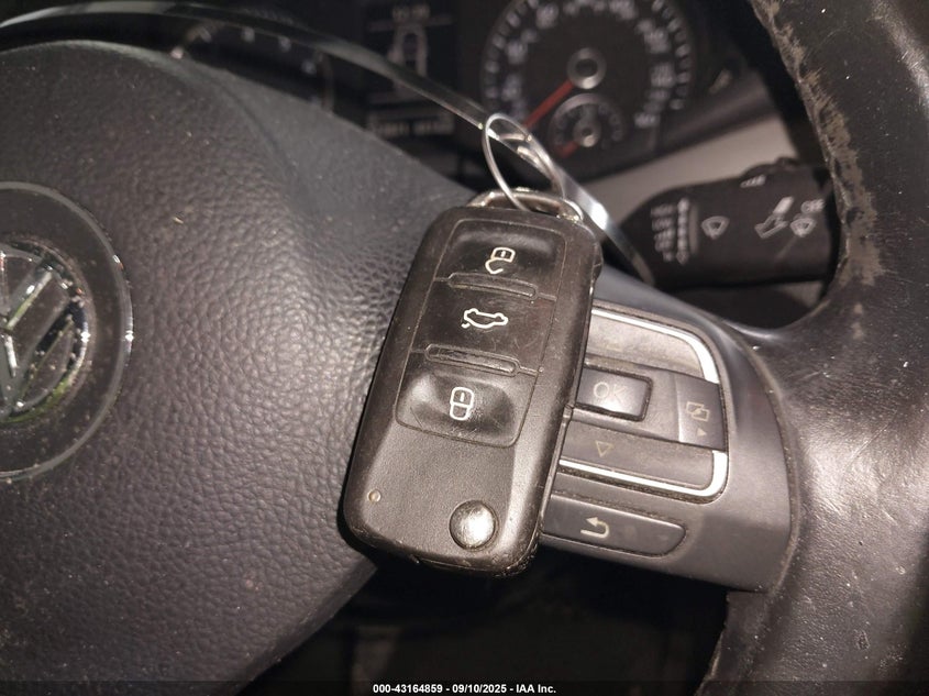 2015 VOLKSWAGEN PASSAT SE - 1VWBT7A3XFC076153