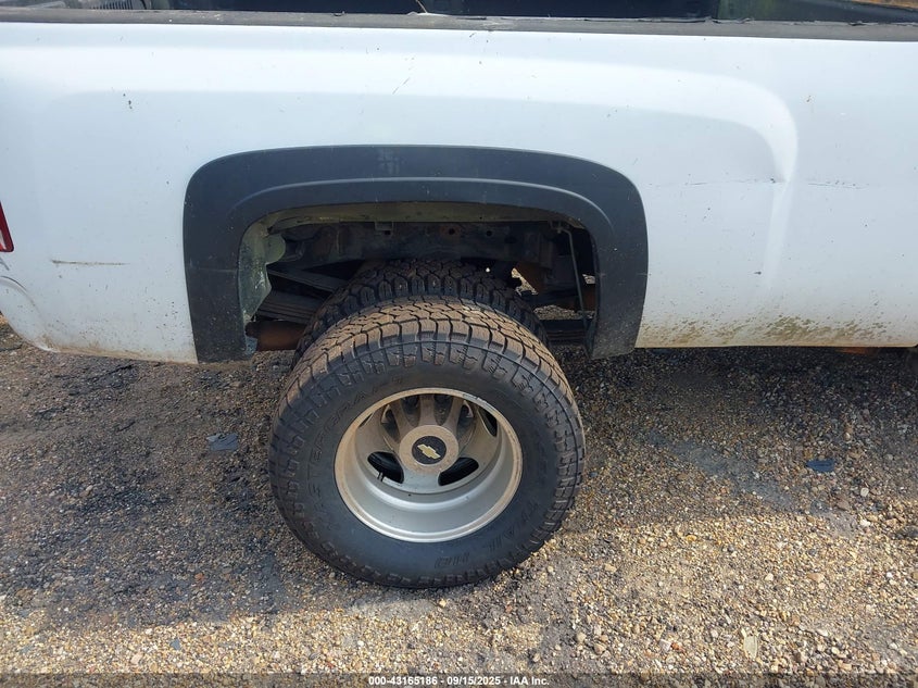 2011 GMC Sierra 3500Hd Denali VIN: 1GT426C88BF151961 Lot: 43165186