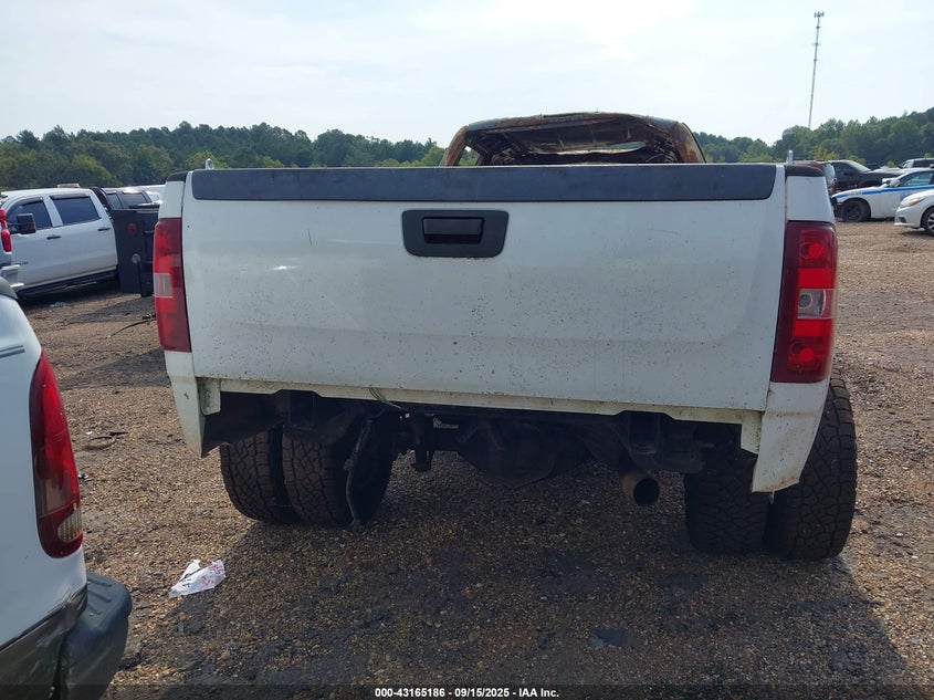 2011 GMC Sierra 3500Hd Denali VIN: 1GT426C88BF151961 Lot: 43165186