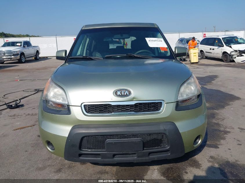 2011 Kia Soul + VIN: KNDJT2A2XB7256714 Lot: 43165210