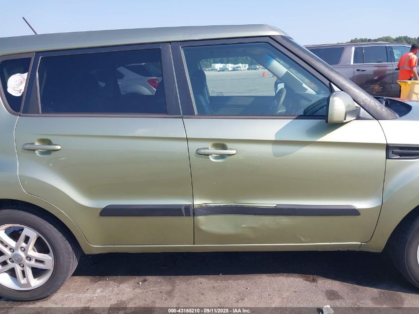 2011 Kia Soul + VIN: KNDJT2A2XB7256714 Lot: 43165210