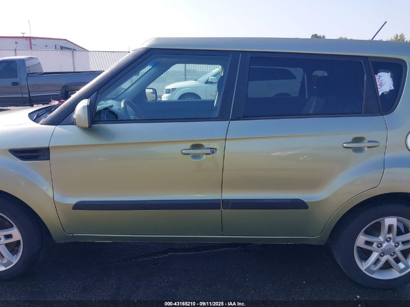 2011 Kia Soul + VIN: KNDJT2A2XB7256714 Lot: 43165210