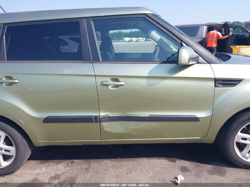2011 Kia Soul + VIN: KNDJT2A2XB7256714 Lot: 43165210
