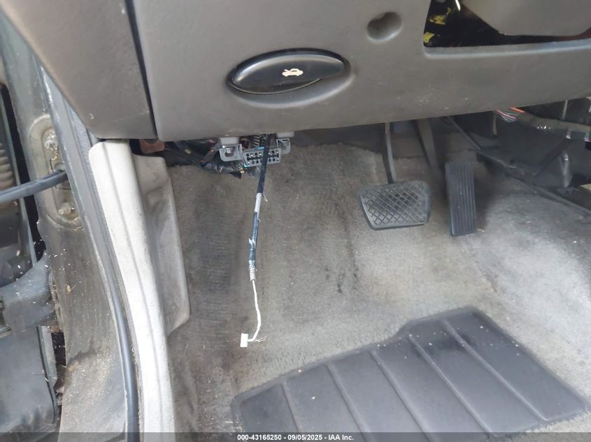 1997 Saturn Sc Sc1 VIN: 1G8ZF1282VZ200938 Lot: 43165250