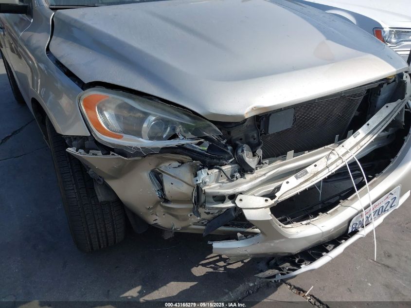 2016 Volvo Xc60 T5/Platinum VIN: YV4612RM7G2818300 Lot: 43165279