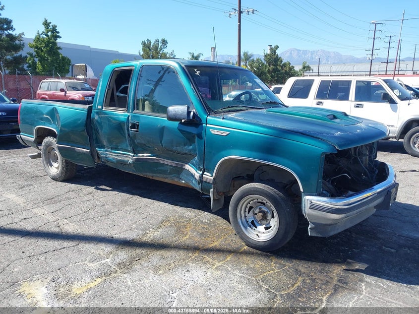 1998 Chevrolet C1500 Fleetside green truck gasoline 1GCEC19M7WE134637 photo #1