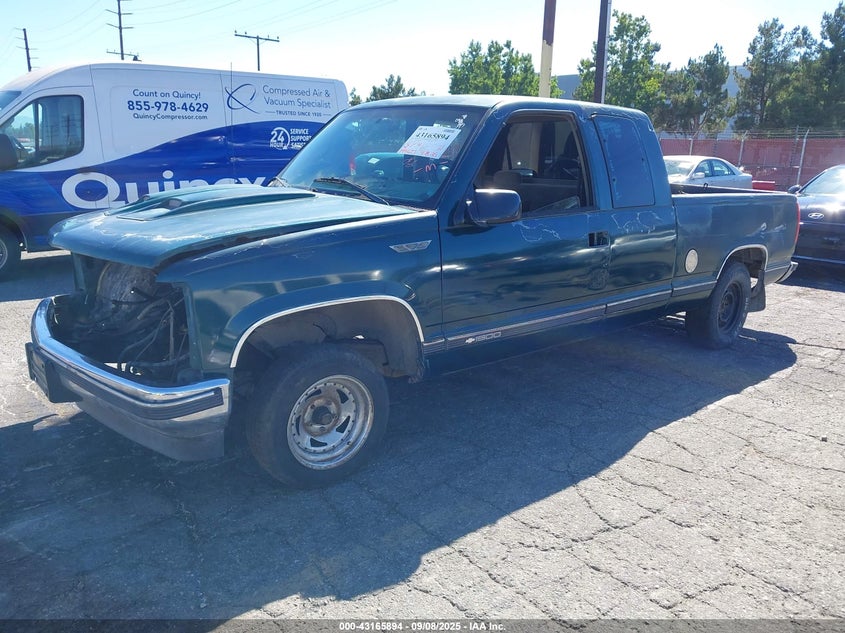 1998 Chevrolet C1500 Fleetside green truck gasoline 1GCEC19M7WE134637 photo #3