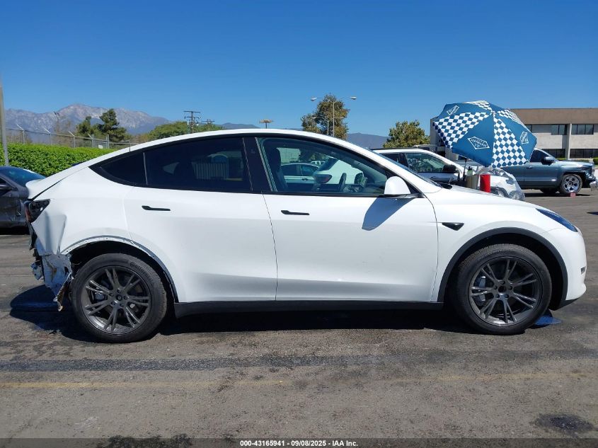 2024 Tesla Model Y Long Range Dual Motor All-Wheel Drive/Rwd VIN: 7SAYGDED2RF169875 Lot: 43165941