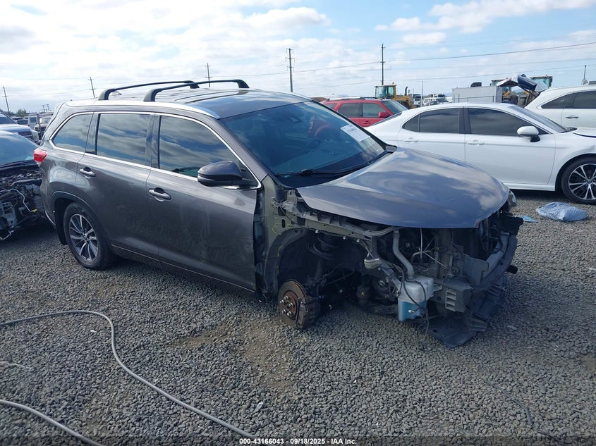 2018 TOYOTA HIGHLANDER XLE - 5TDJZRFH3JS836069
