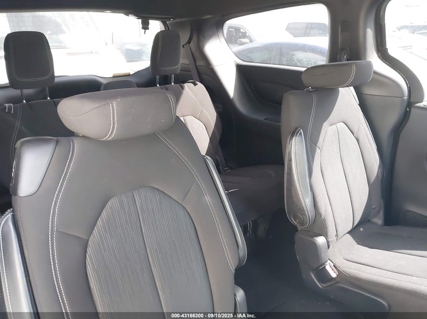 2020 Chrysler Pacifica Touring VIN: 2C4RC1FG2LR282130 Lot: 43166300