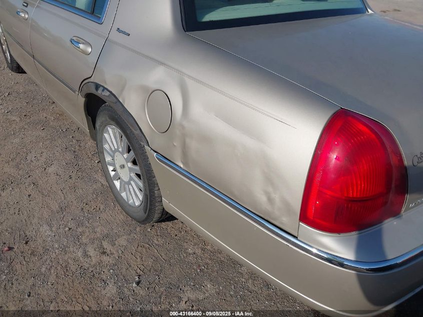 2005 Lincoln Town Car Signature VIN: 1LNHM81W25Y603500 Lot: 43166400