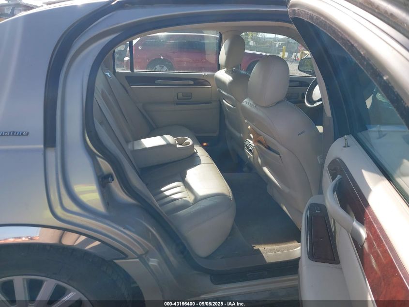 2005 Lincoln Town Car Signature VIN: 1LNHM81W25Y603500 Lot: 43166400