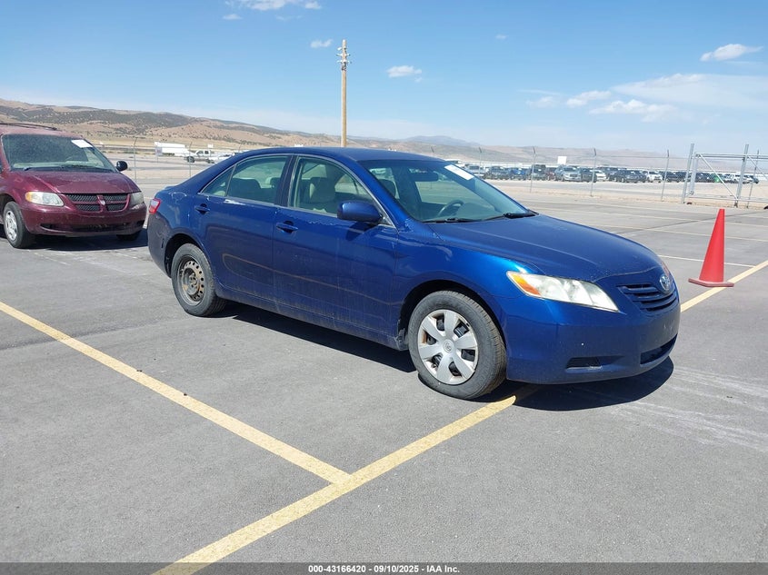 2007 Toyota Camry Le blue sedan gasoline JTNBE46K273099564 photo #1