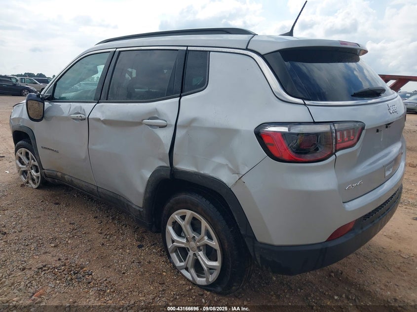 2024 Jeep Compass 2.0 Latitude 4x4 Silver Lot 111043166696 Vin 3C4NJDBN3RT118658