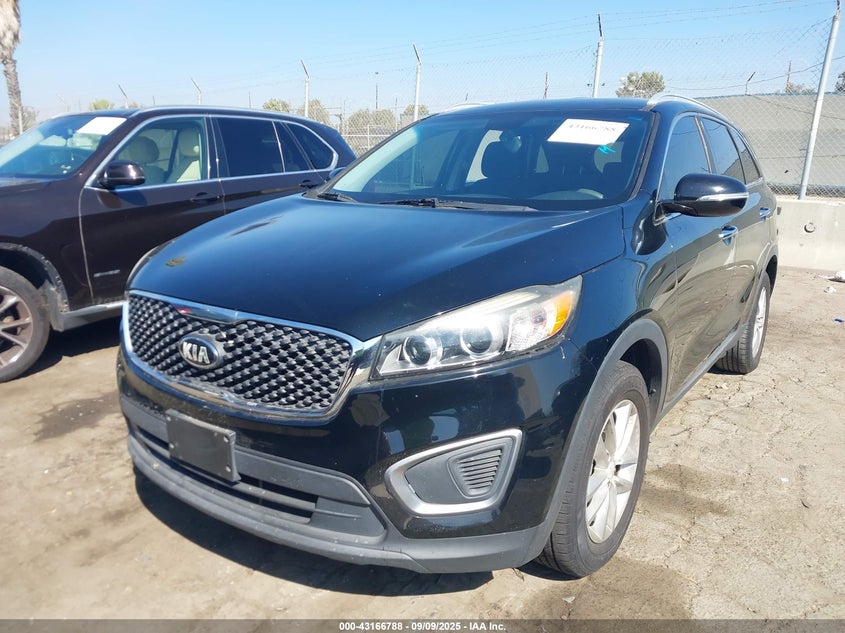 2016 KIA SORENTO LX/L - 5XYPG4A35GG021036