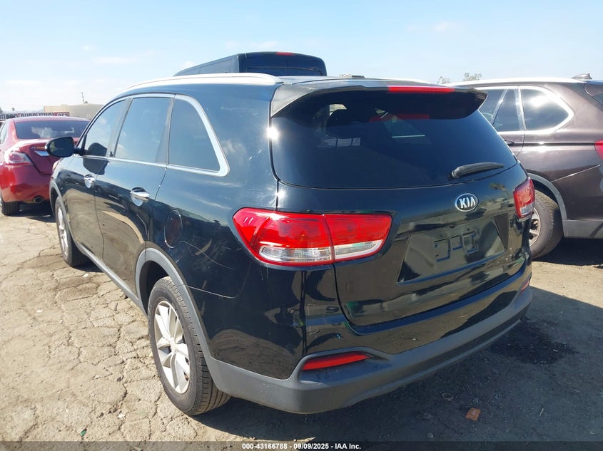 2016 KIA SORENTO LX/L - 5XYPG4A35GG021036