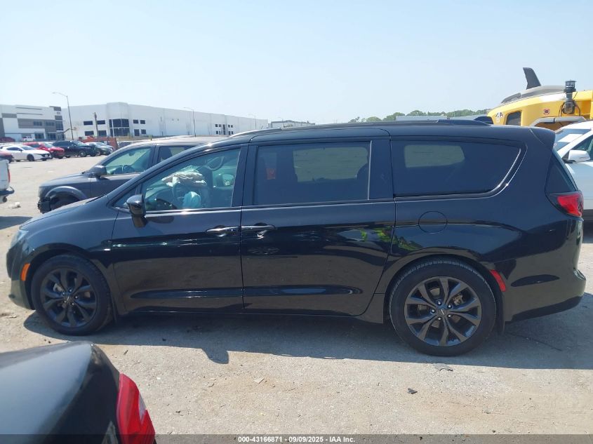 2019 Chrysler Pacifica Touring Plus VIN: 2C4RC1FG5KR567581 Lot: 43166871