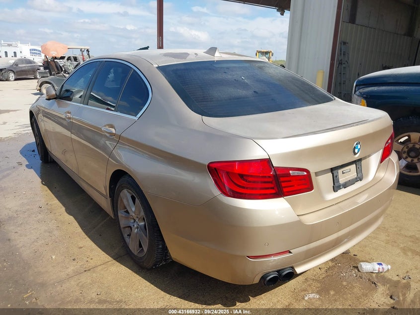 Vin: wbaxg5c59dd233322, lot: 43661302, bmw 528i 20133