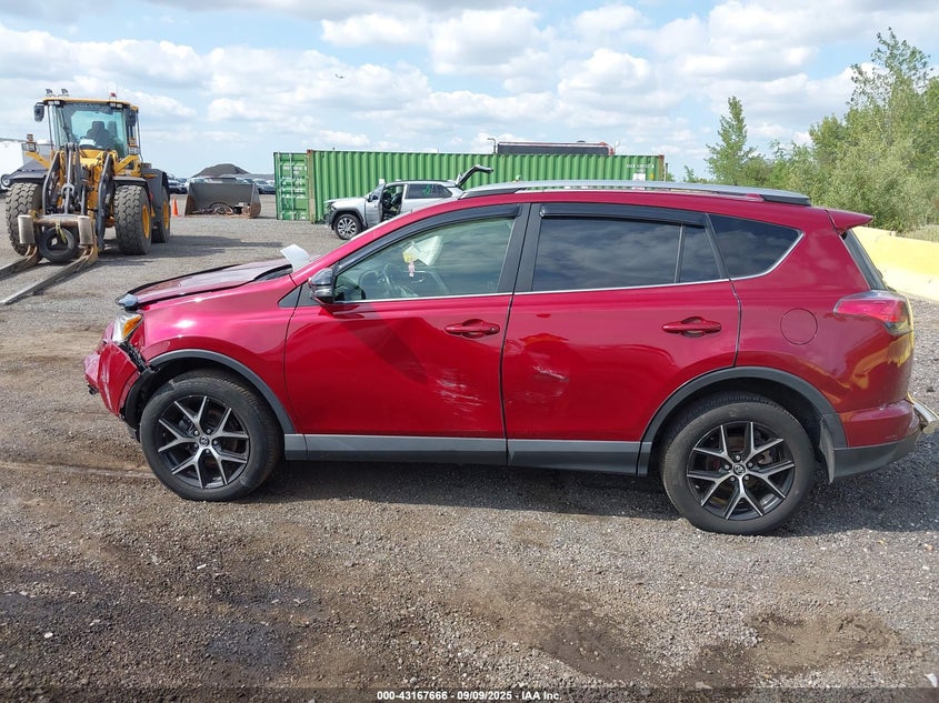 2018 TOYOTA RAV4 SE - JTMJFREV0JD233561