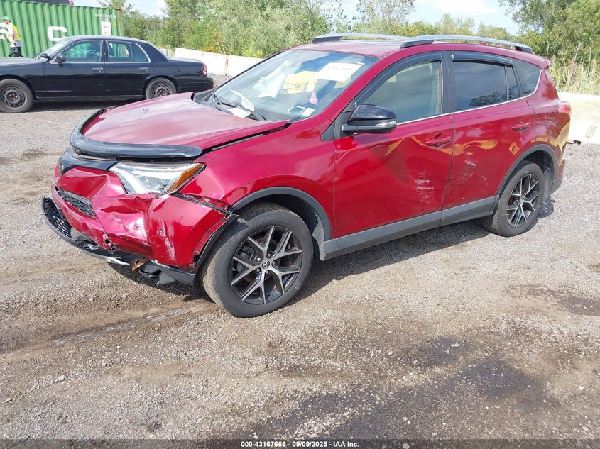 2018 TOYOTA RAV4 SE - JTMJFREV0JD233561