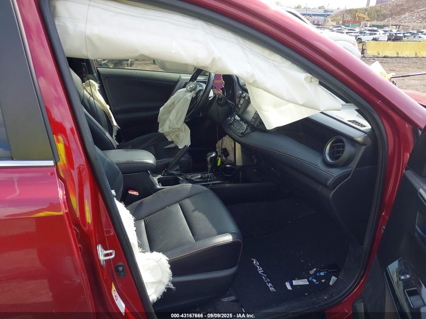 2018 TOYOTA RAV4 SE - JTMJFREV0JD233561