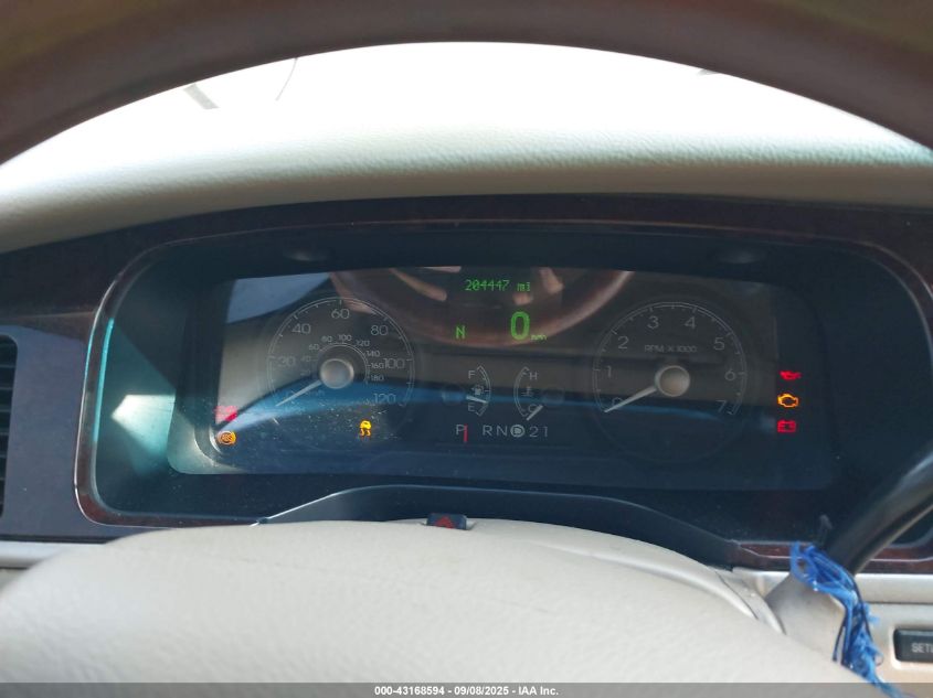 2007 Lincoln Town Car Signature L VIN: 1LNHM85W97Y605211 Lot: 43168594