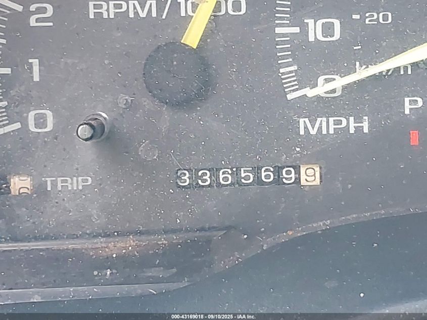 1998 GMC Sierra 1500 Special VIN: 1GTEC14W6WZ530155 Lot: 43169018