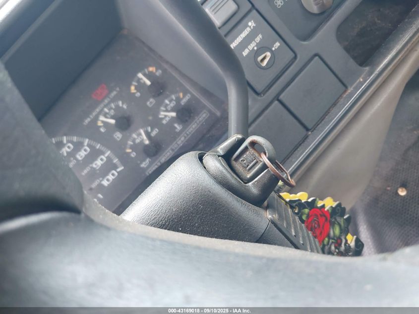 1998 GMC Sierra 1500 Special VIN: 1GTEC14W6WZ530155 Lot: 43169018