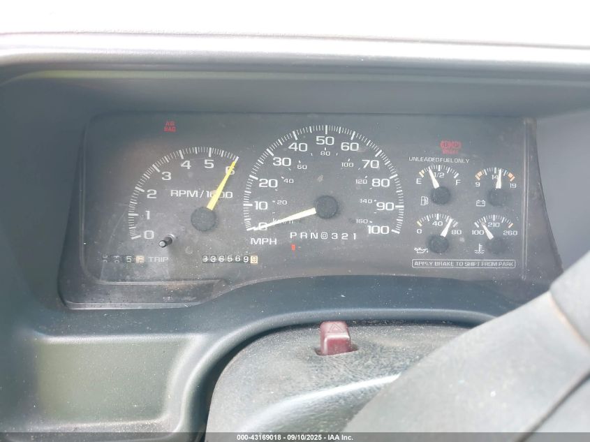 1998 GMC Sierra 1500 Special VIN: 1GTEC14W6WZ530155 Lot: 43169018