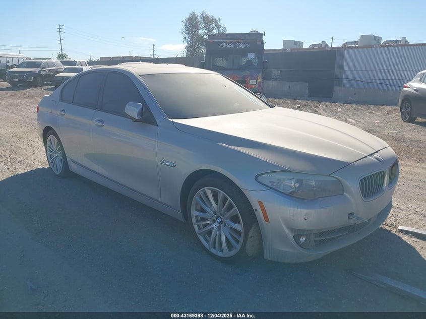 Vin: wbafr9c51bc618129, lot: 43663803, bmw 550i 2011 img_1