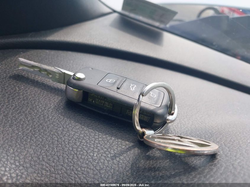 2012 Volkswagen Eos Komfort VIN: WVWBW7AH1CV003369 Lot: 43169576