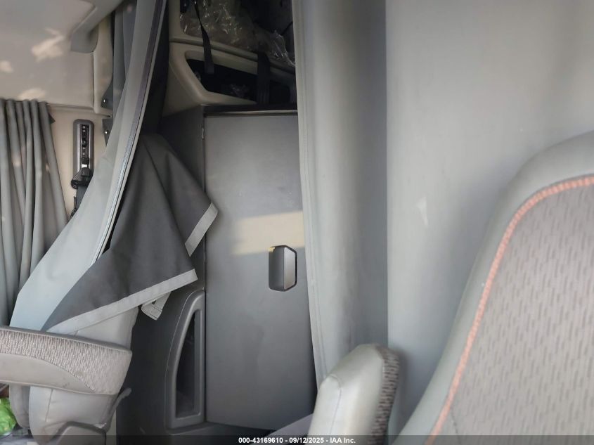 2025 Volvo Vnl VIN: 4V4NC9EH8SN689151 Lot: 43169610