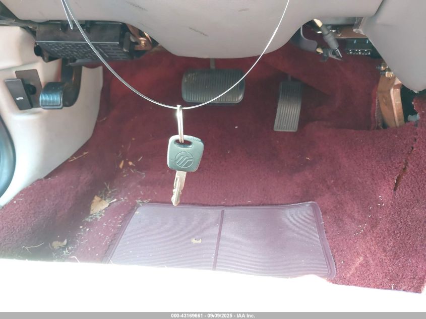 2001 Mercury Grand Marquis Gs VIN: 2MEFM74W91X636889 Lot: 43169661