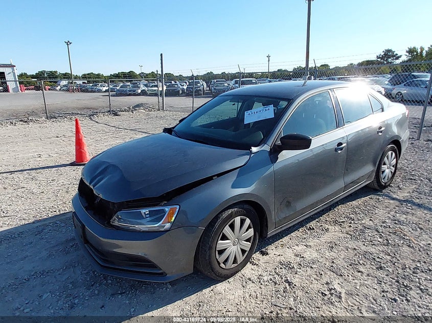 2015 VOLKSWAGEN JETTA 2.0L S - 3VW2K7AJ1FM418010