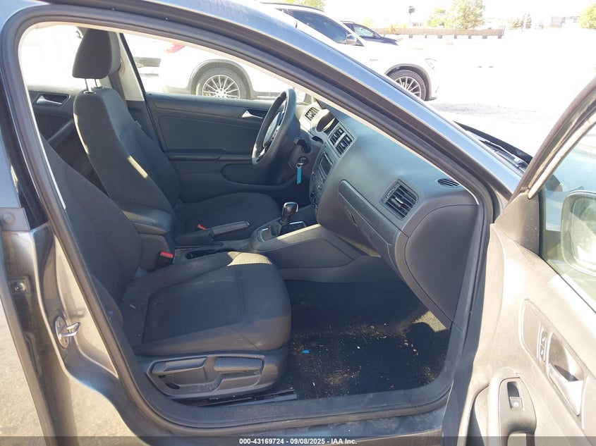 2015 VOLKSWAGEN JETTA 2.0L S - 3VW2K7AJ1FM418010