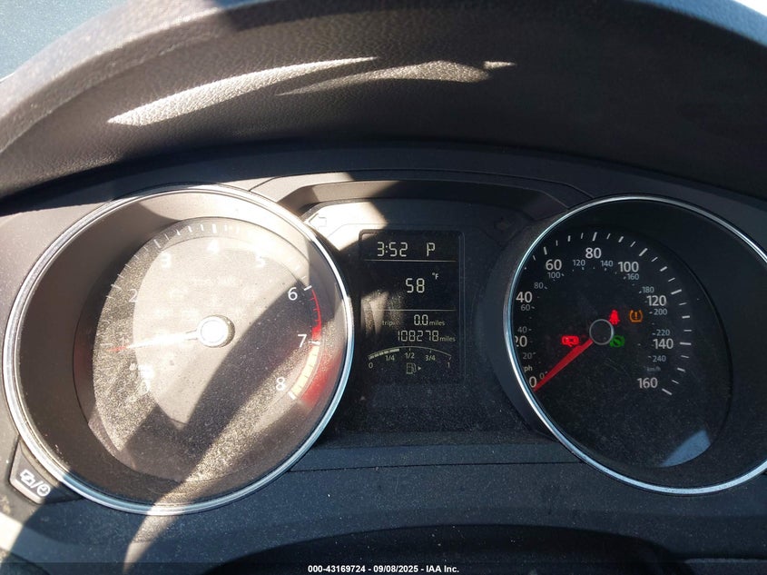 2015 VOLKSWAGEN JETTA 2.0L S - 3VW2K7AJ1FM418010