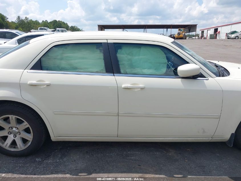 2007 Chrysler 300 VIN: 2C3LA43RX7H698199 Lot: 43169971