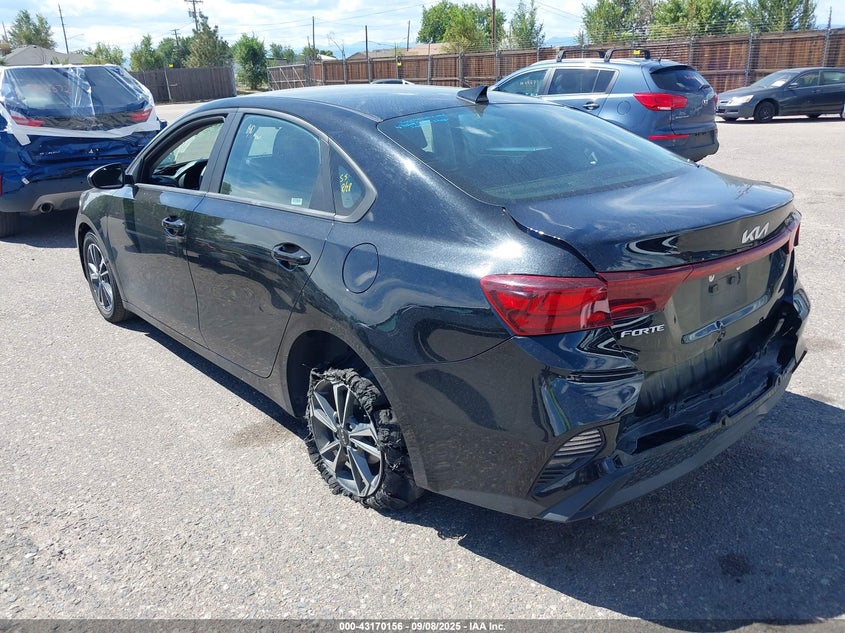 VIN 3KPF24AD1RE792127 2024 KIA FORTE LXS