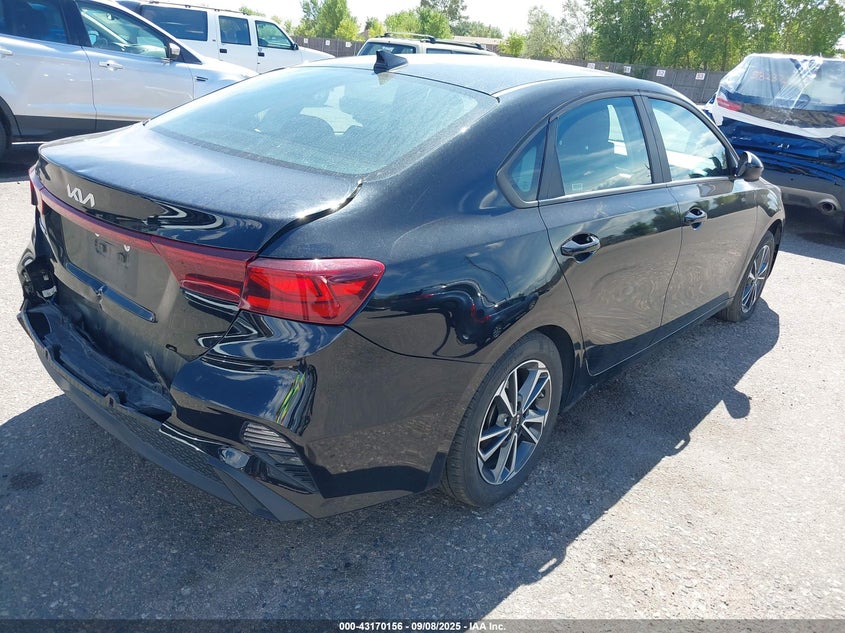 VIN 3KPF24AD1RE792127 2024 KIA FORTE LXS