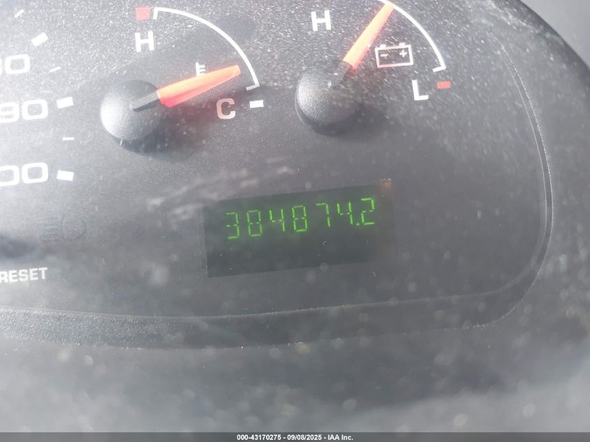 2004 Ford E-350 Super Duty Chateau/Xl/Xlt VIN: 1FBNE31L44HA85230 Lot: 43170275