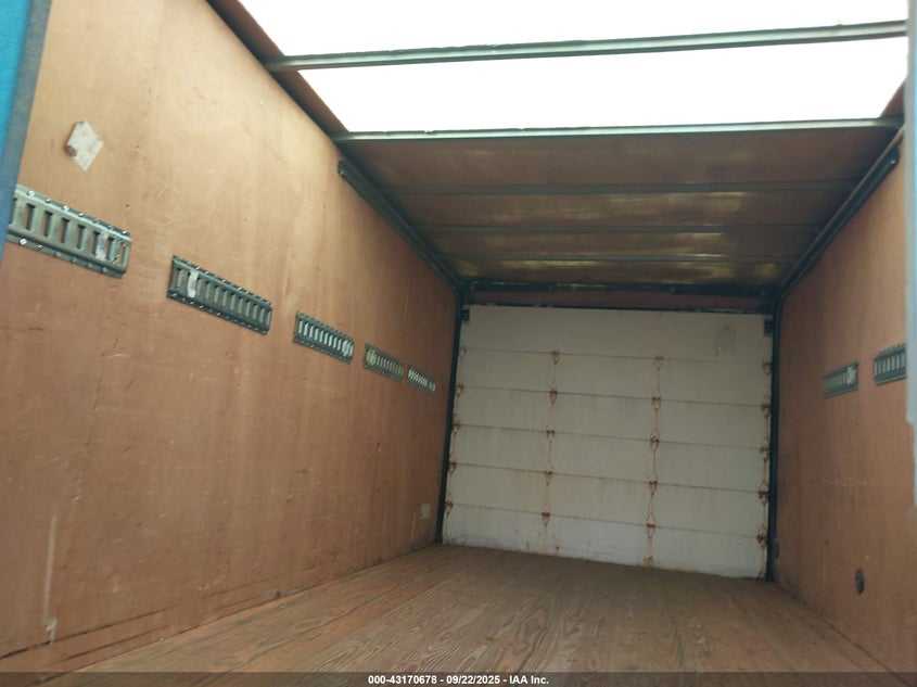 2006 GMC Savana Cutaway Work Van VIN: 1GDJG31U261260479 Lot: 43170678