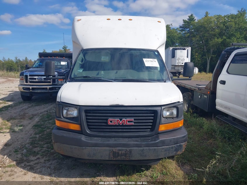 2006 GMC Savana Cutaway Work Van VIN: 1GDJG31U261260479 Lot: 43170678
