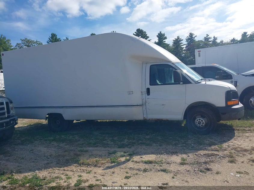2006 GMC Savana Cutaway Work Van VIN: 1GDJG31U261260479 Lot: 43170678