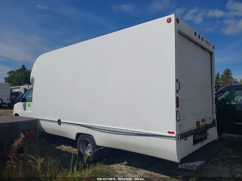 2006 GMC Savana Cutaway Work Van VIN: 1GDJG31U261260479 Lot: 43170678