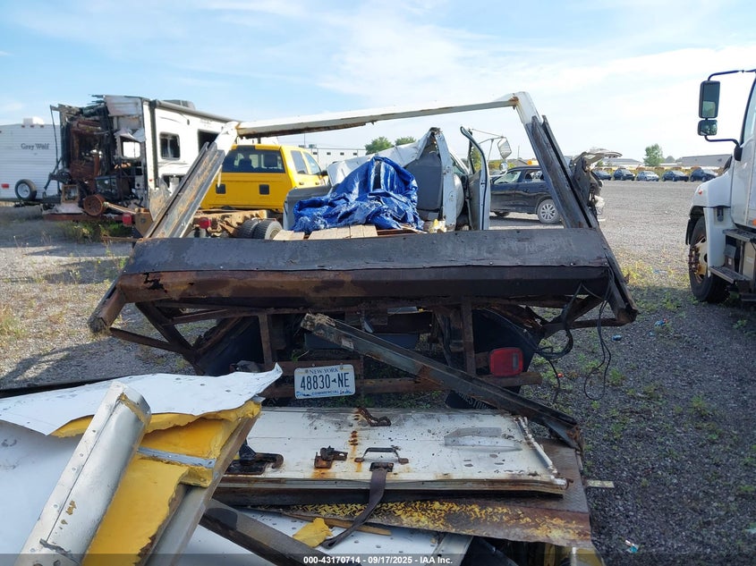 2004 Ford E-350 Cutaway Standard VIN: 1FDWE35L54HB21769 Lot: 43170714