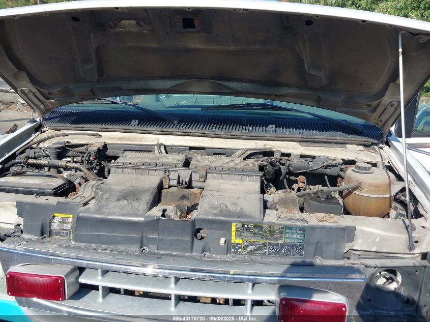 2002 Ford E-450 Cutaway Standard VIN: 1FDXE45F42HA33460 Lot: 43170720