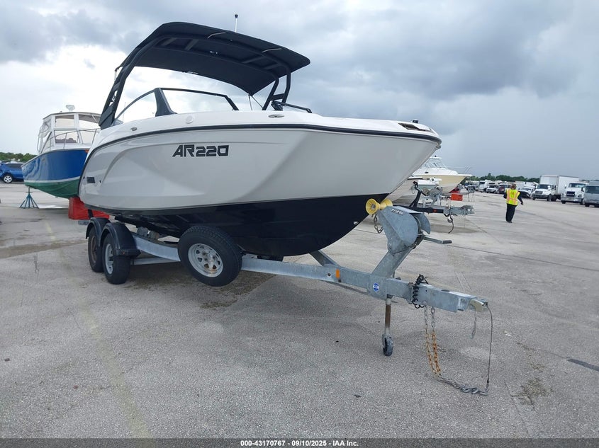 2023 Yamaha Other white null null YAMC0444K223 photo #1